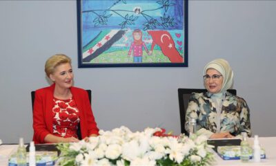 أمينة أردوغان ونظيرتها البولندية تزوران مشروعا لأطفال سوريين